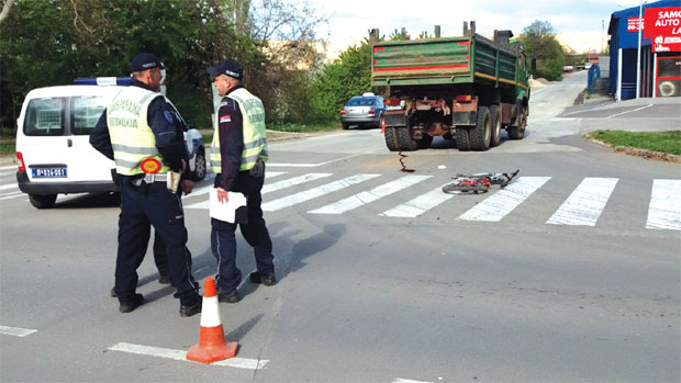 Саслушан возач: Подлетео ми је под точкове